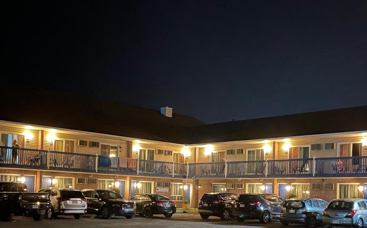 Hotel Motel Granby Eksteriør billede